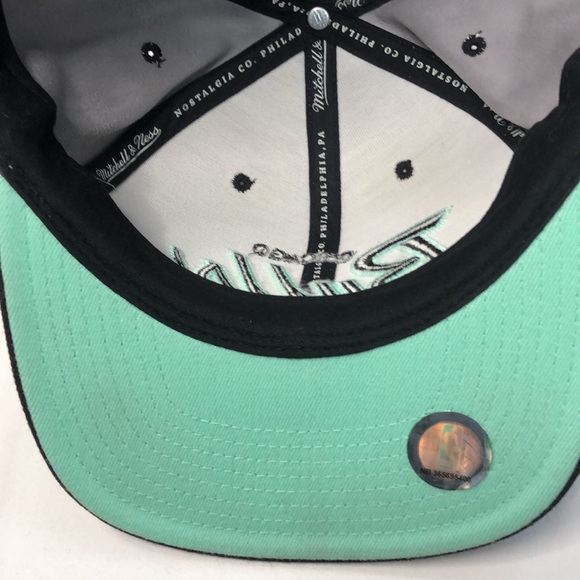 Chicago Bulls Mitchell & Ness Grey,black & green trimSnapback Adjustable hat/cap - Picture 7 of 10